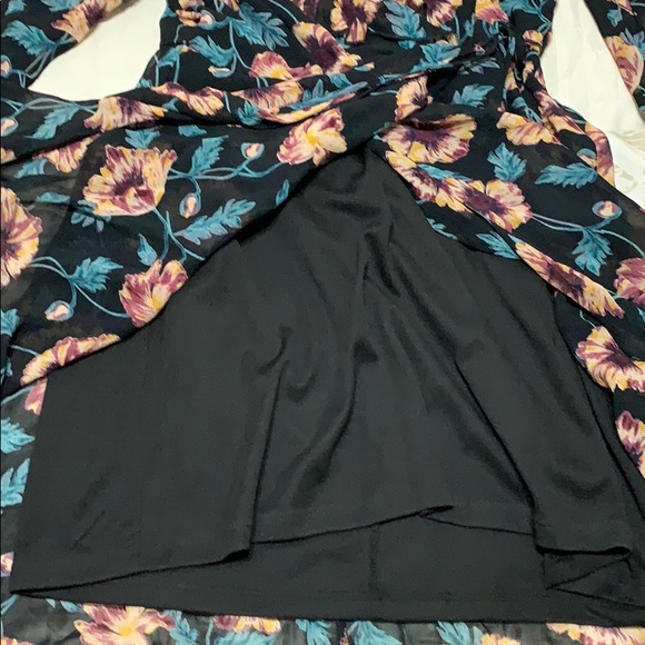 dress with flowers - Picture 3 of 3